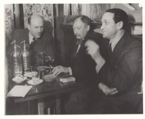 Café Tournon, Paris – Joseph Roth (m), Soma Morgenstern (r)